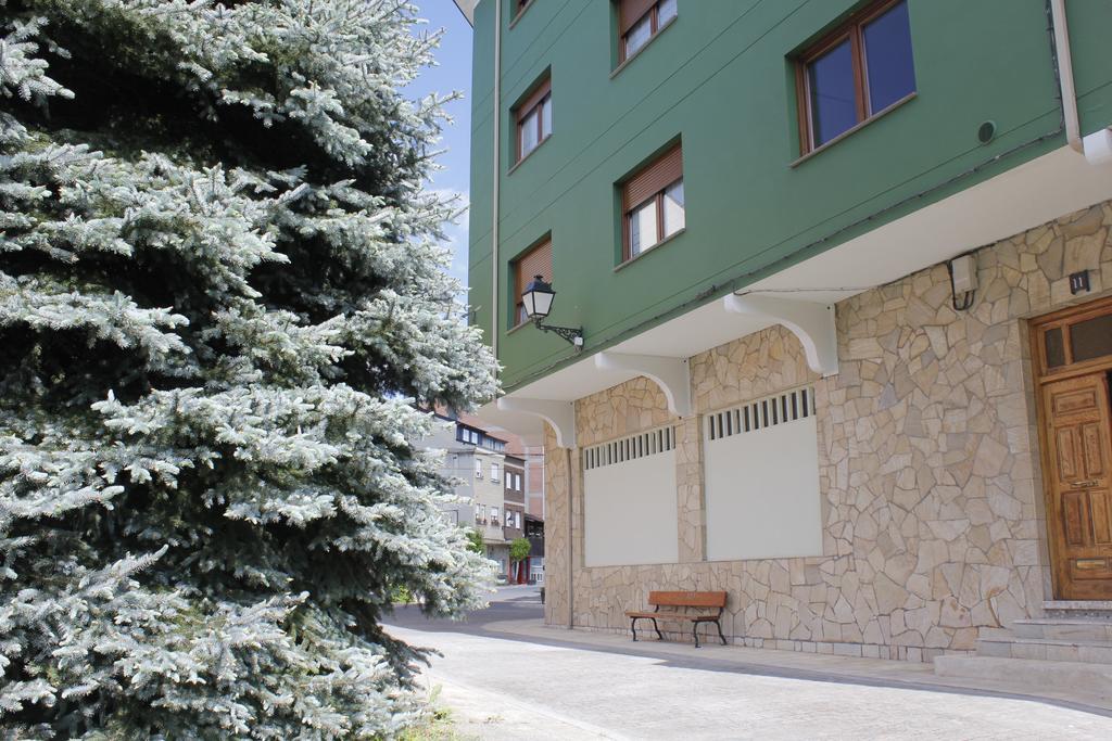 Apartamentos Picea Azul Vega De Espinareda Bagian luar foto