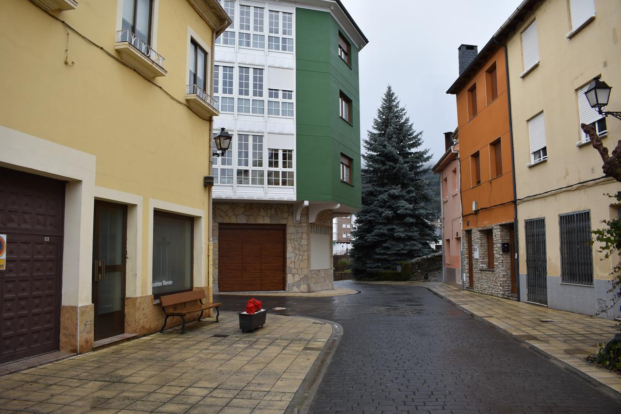 Apartamentos Picea Azul Vega De Espinareda Bagian luar foto